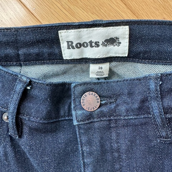 Roots Skinny Jeans. NWOT. Size 28. Dark Indigo colour. - Picture 3 of 6